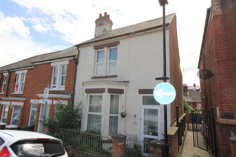 3 bed property, in Denmark Road, £220,000