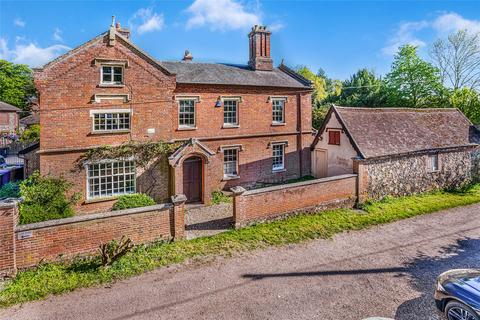 7 bed property, in School Lane, £795,000