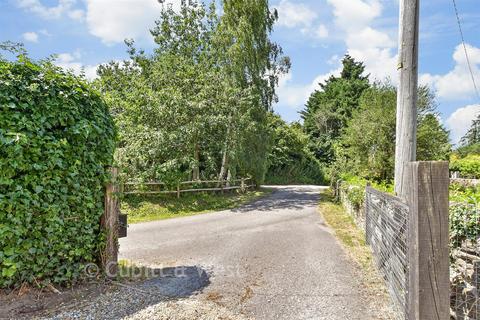 3 bed property, in River Lane, £750,000