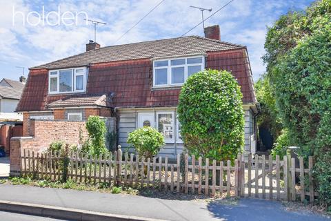 3 bed property, in Jersey Road, £225,000
