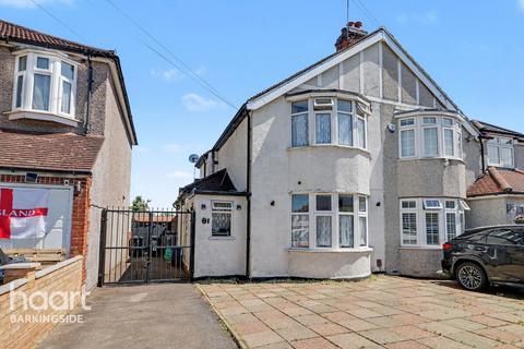 2 bed property, in Belvedere Avenue, £500,000