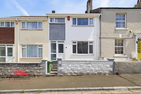 3 bed property, in Warren Street, £210,000