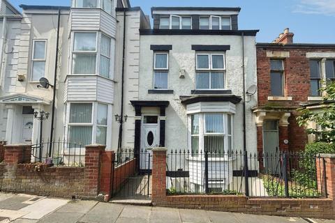 6 bed property, in Seafield Terrace, £345,000