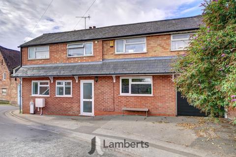 4 bed property, in School Road, £245,000