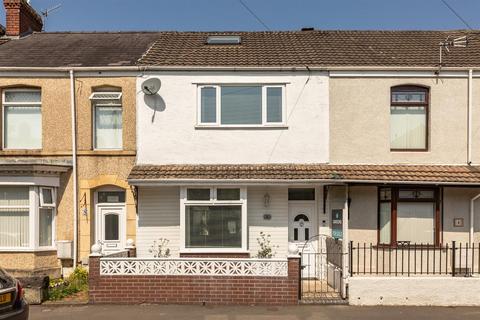 3 bed property, in Alexandra Terrace, £250,000