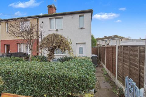 2 bed property, in Roundhouse Road, £150,000
