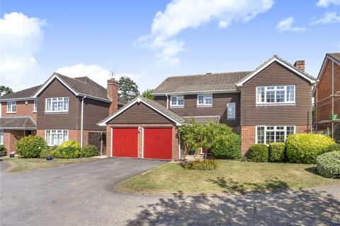 4 bed property, in Bisley, £750,000