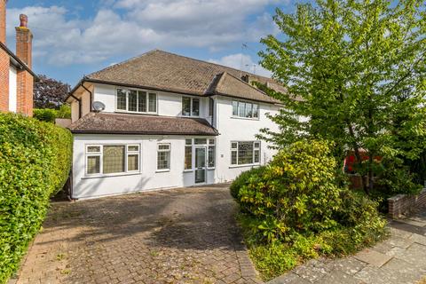 5 bed property, in Ullswater Crescent, £1,075,000
