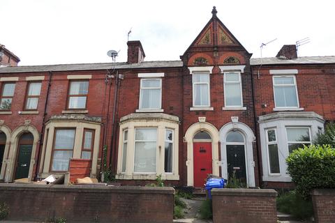 3 bed property, in Manchester Road, £145,000