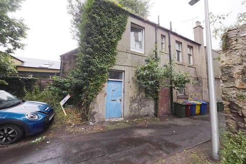 2 bed property, in 64, £21,000