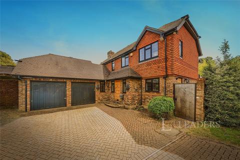 4 bed property, in Bay Tree Close, £1,075,000