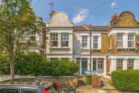 3 bed property, in Eastcombe Avenue, £500,000