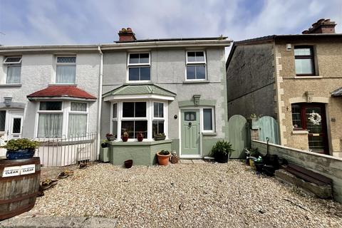 2 bed property, in Coronation Road, £189,995