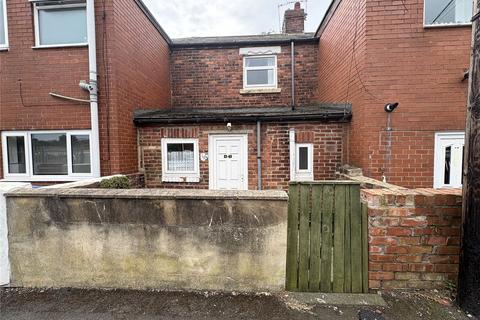 2 bed property, in Charlotte Street, £52,000