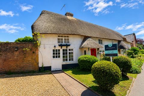 4 bed property, in High Street, £350,000