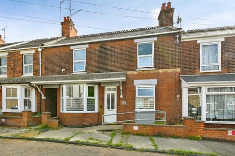 3 bed property, in Homeland Road, £230,000