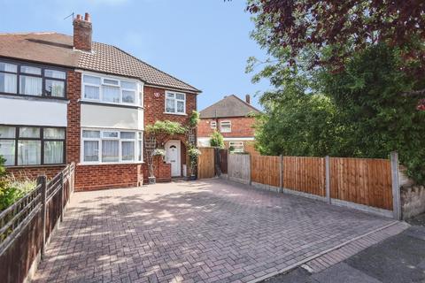 3 bed property, in Harvard Road, £300,000
