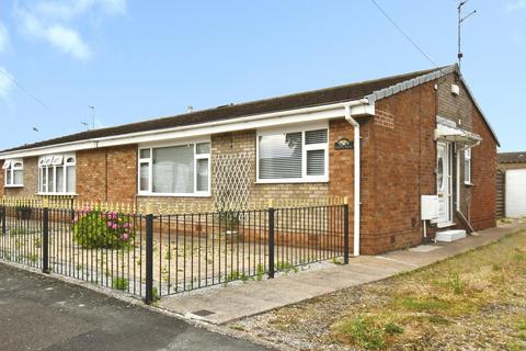 3 bed property, in Winchester Close, £175,000