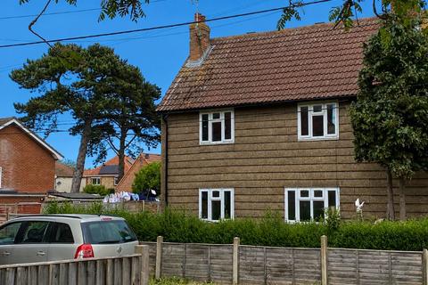 3 bed property, in 5 The Close, £50,000