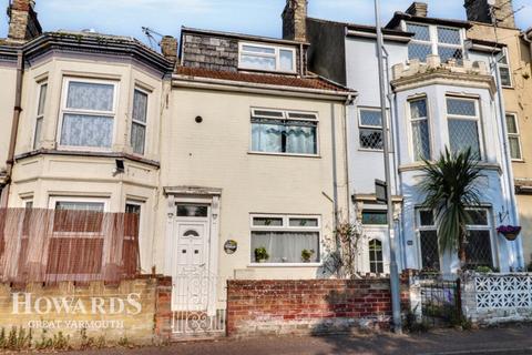 3 bed property, in Nelson Road Central, £110,000