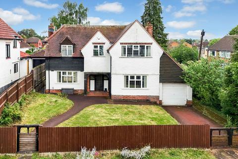3 bed property, in Wellin Lane, £695,000