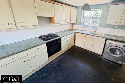 3 bed property, in White City Road, £150,000