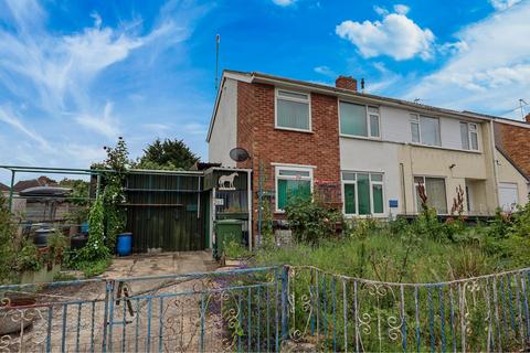 3 bed property, in Braemor Road, £215,000