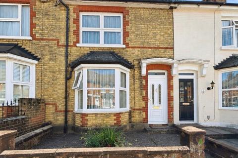 2 bed property, in Campbell Road, £280,000