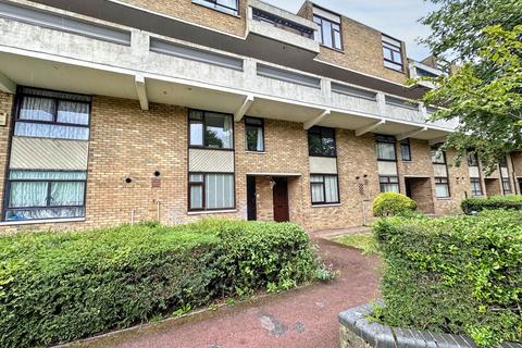 3 bed property, in Neville Court, £35,000