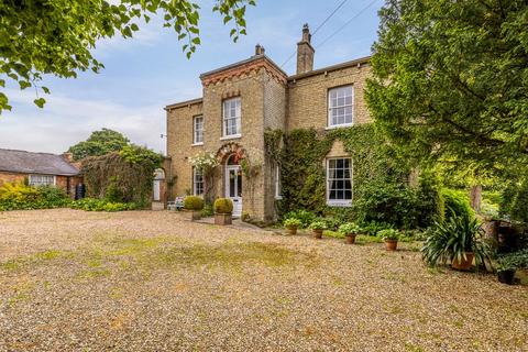 6 bed property, in Lissington, £1,225,000