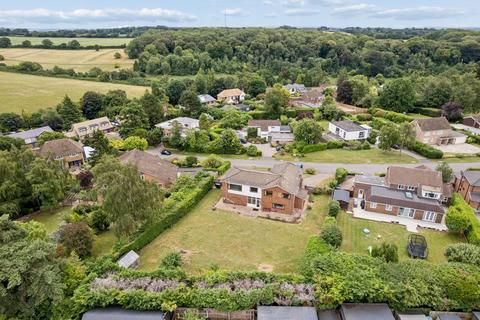5 bed property, in Highclere Drive, £1,250,000