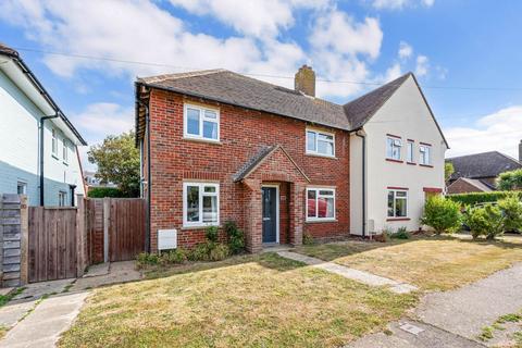 3 bed property, in Peerley Close, £320,000