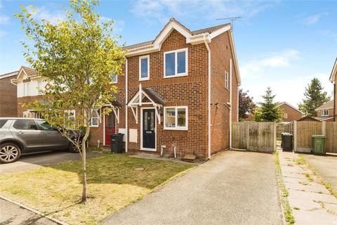 2 bed property, in Boundary Lane, £180,000