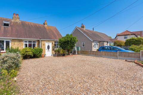 2 bed property, in Ridgeway Road, £285,000