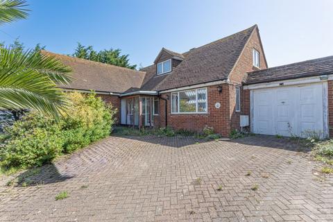 3 bed property, in Northumberland Avenue, £550,000