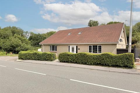 7 bed property, in Heol Morlais, £350,000