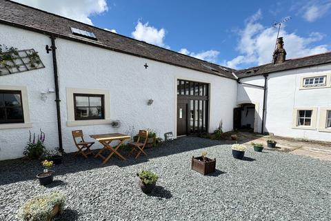 3 bed property, in Wood Farm, £225,000
