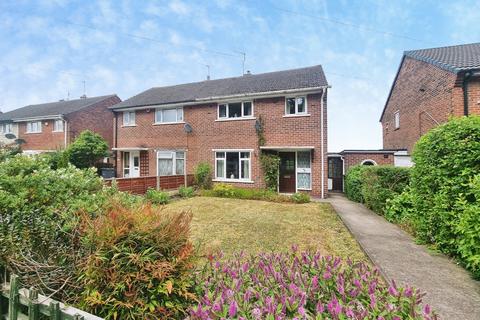 3 bed property, in Everingham Road, £150,000