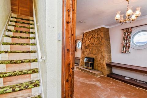 3 bed property, in Boothmead, £230,000