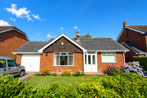 2 bed property, in Horsham Avenue, £375,000
