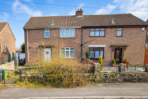 2 bed property, in 7 Ash Crescent, £39,000