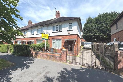 2 bed property, in Argles Road, £129,950