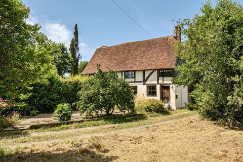 3 bed property, in Pike Fish Lane, £725,000