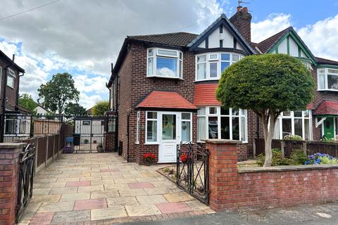 3 bed property, in Amberley Road, £650,000
