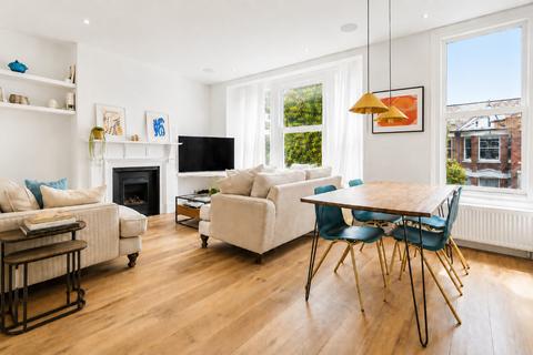 3 bed property, in Radcliffe Avenue, £685,000