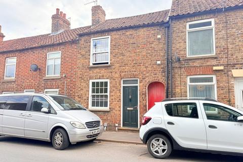 2 bed property, in Scarborough Road, £120,000