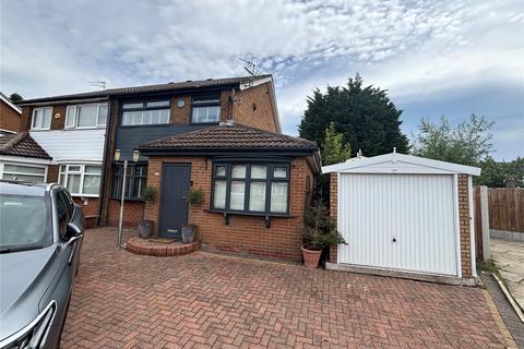 3 bed property, in Dorchester Grove, £300,000