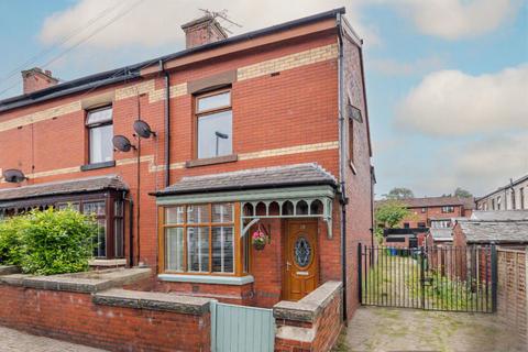 3 bed property, in Barley Hall Street, £200,000