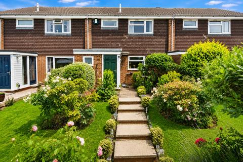 3 bed property, in Potters Field, £550,000