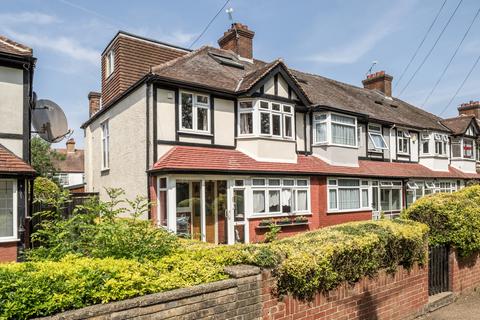 4 bed property, in Commonside East, £550,000